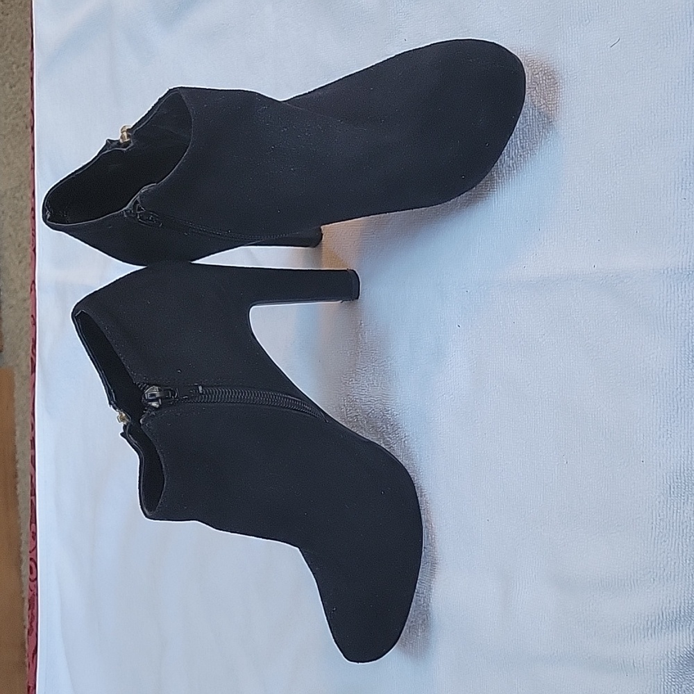 Marc Fisher Black Suede ankle boots size 6.5